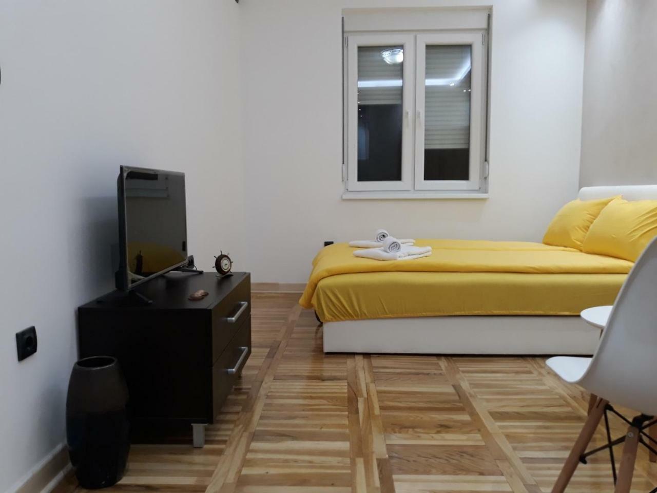 Sweet Yellow Apartment Belgrad Exterior foto