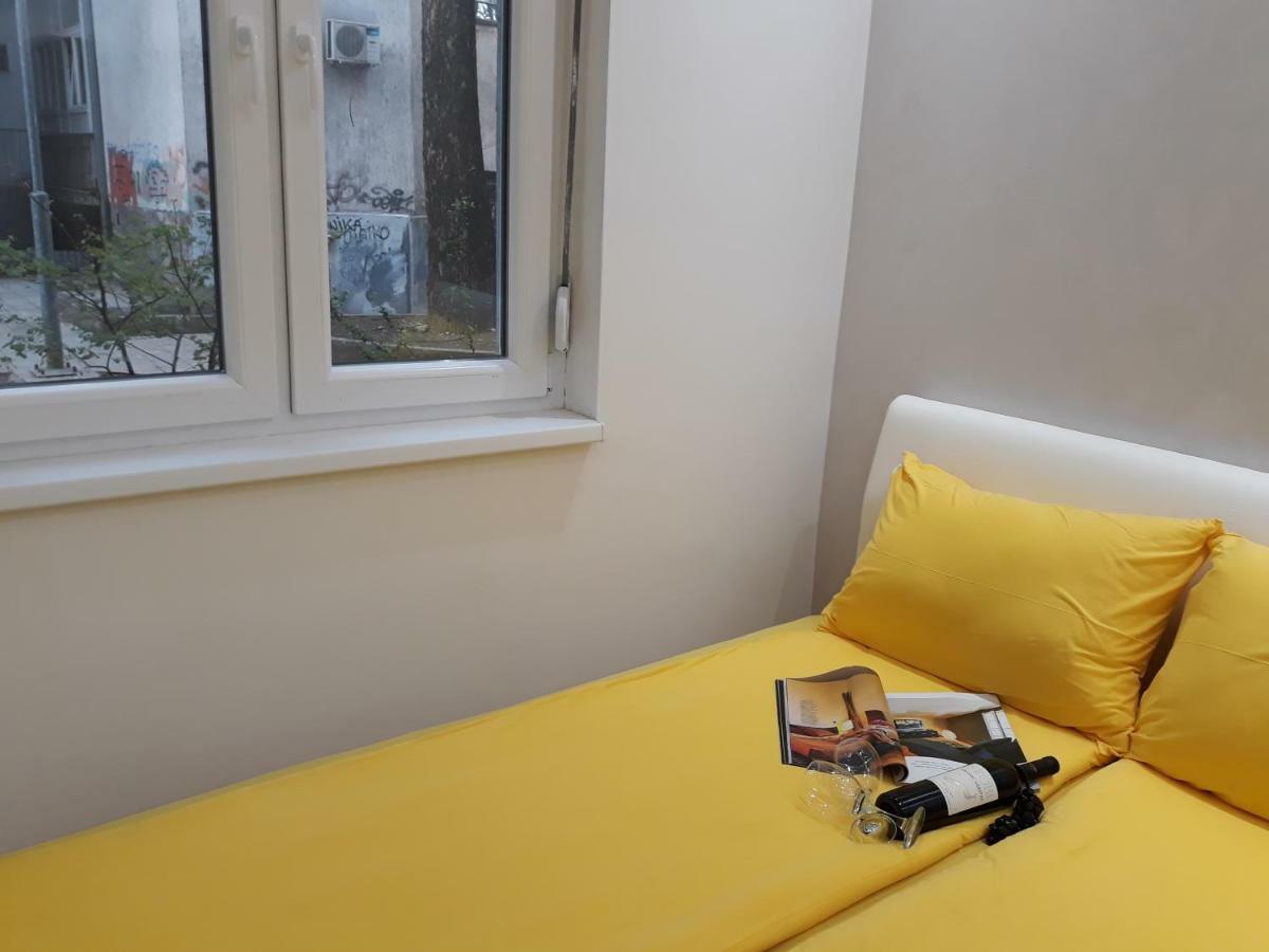 Sweet Yellow Apartment Belgrad Exterior foto