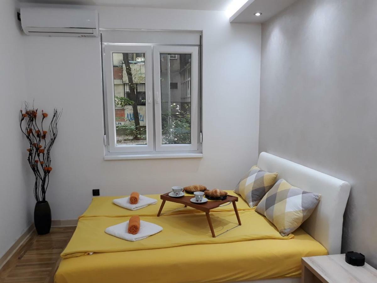 Sweet Yellow Apartment Belgrad Exterior foto