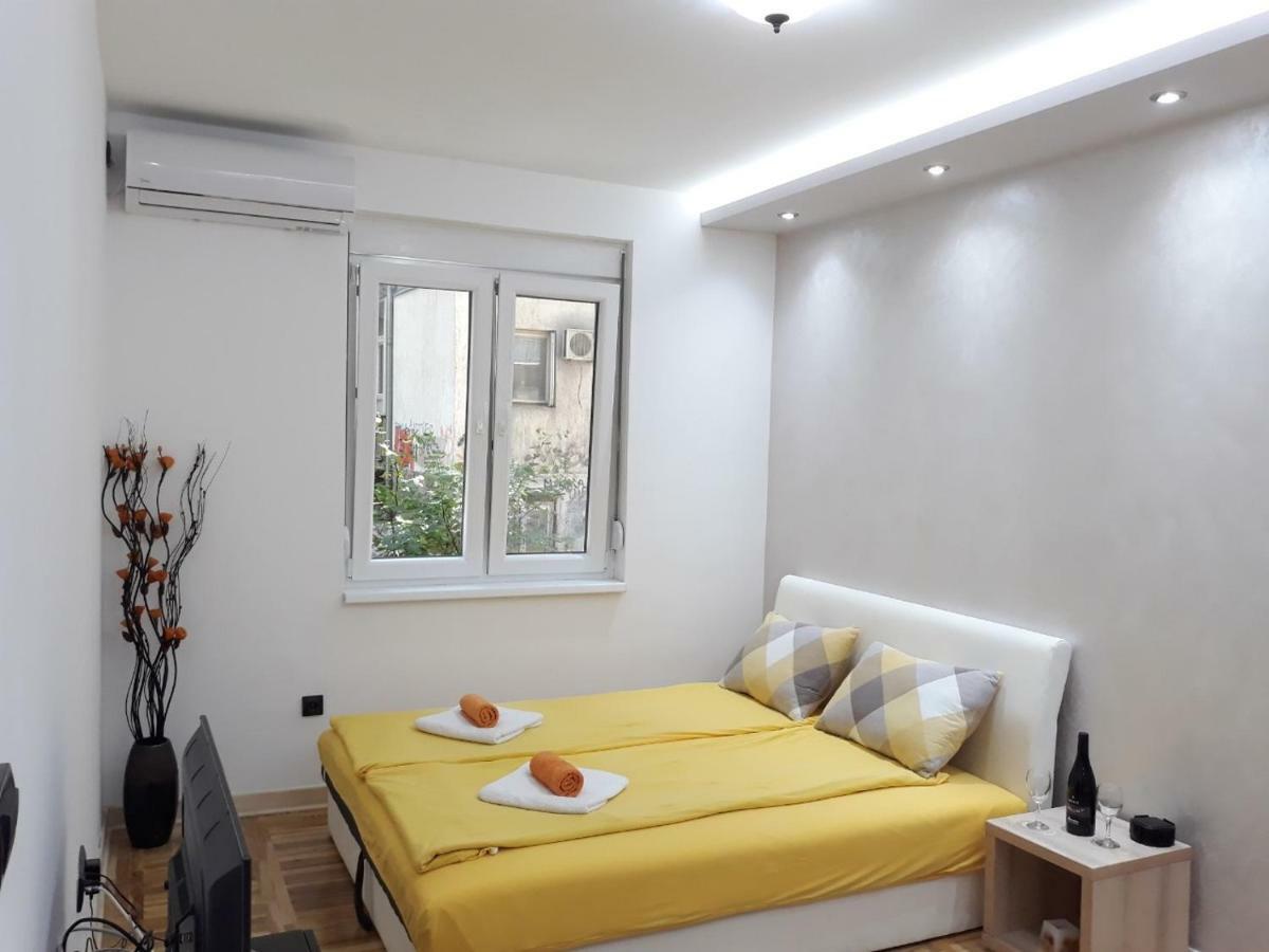 Sweet Yellow Apartment Belgrad Exterior foto