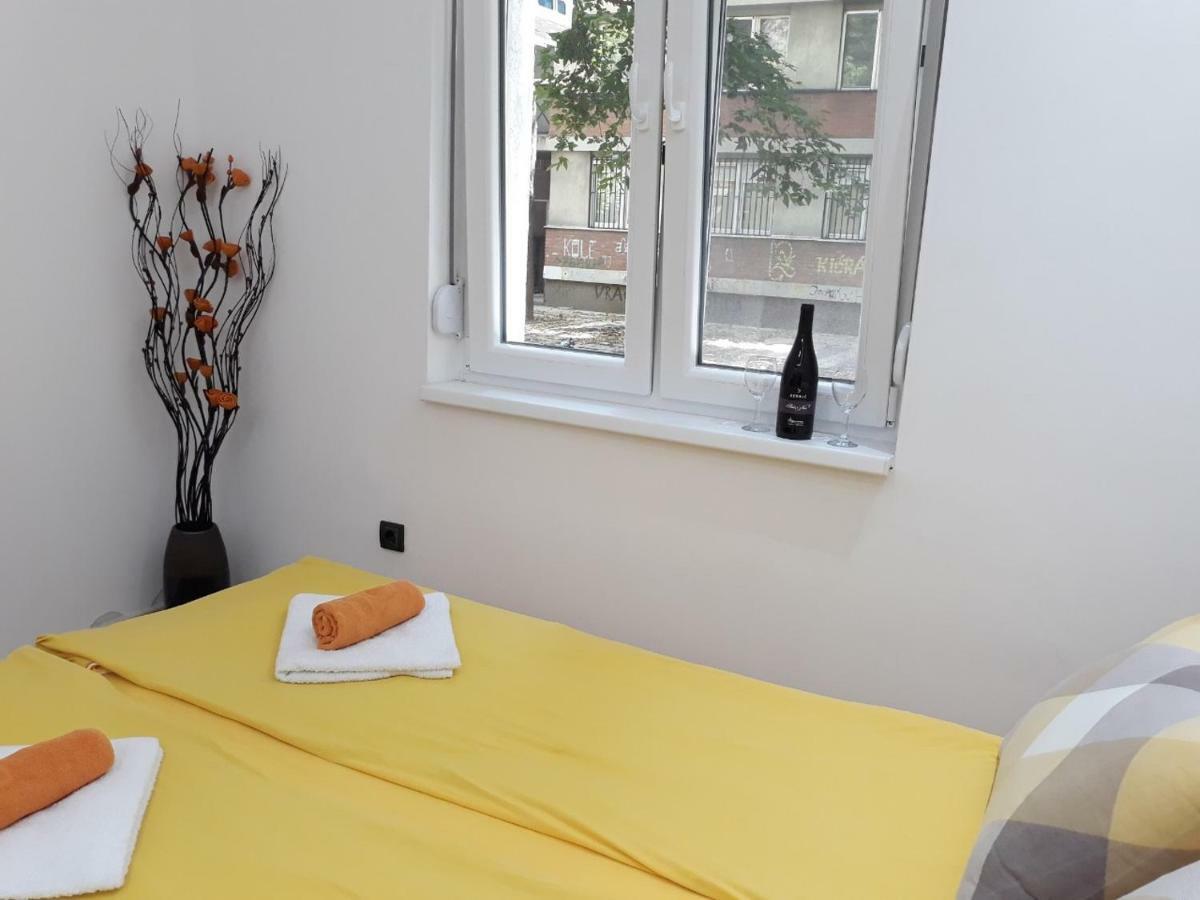 Sweet Yellow Apartment Belgrad Exterior foto